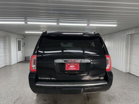 Used 2019 GMC Yukon XL Denali image 5