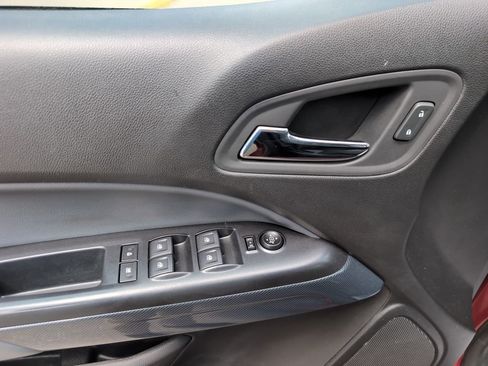 Used 2019 Chevrolet Colorado Z71 AWD/4WD image 14
