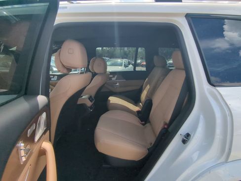 Certified 2026 Mercedes-Benz GLS 450 4MATIC image 5