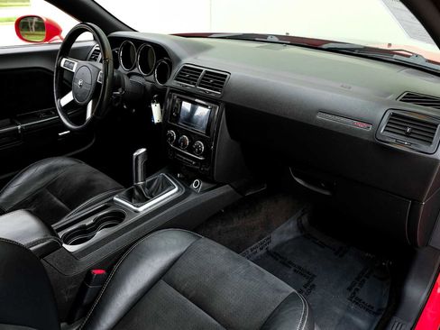 Used 2009 Dodge Challenger SRT8 w/ SRT Option Group II RWD image 16