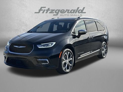 New 2026 Chrysler Pacifica Pinnacle image 2