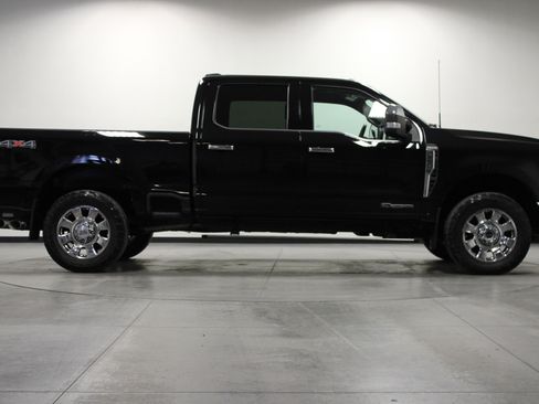 Used 2023 Ford F250 King Ranch AWD/4WD image 3