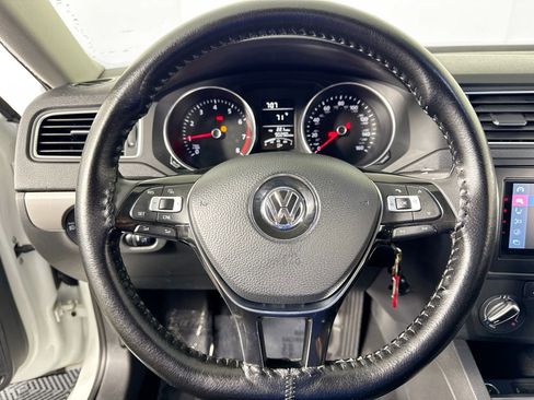 Used 2018 Volkswagen Jetta Wolfsburg Edition image 12