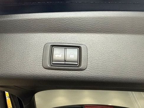 Used 2024 Mitsubishi Outlander SE AWD/4WD image 45