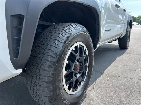 Used 2024 Toyota Tacoma TRD Off-Road AWD/4WD image 14