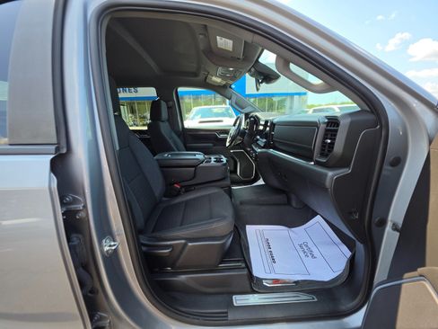 Used 2023 Chevrolet Silverado 1500 LT AWD/4WD image 15