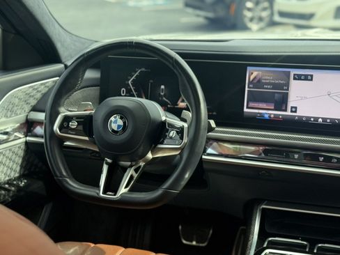 Used 2023 BMW 760i xDrive AWD/4WD image 23