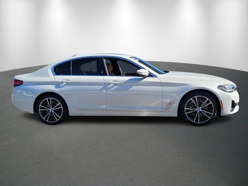 Used 2023 BMW 540i xDrive w/ Premium Package image 8