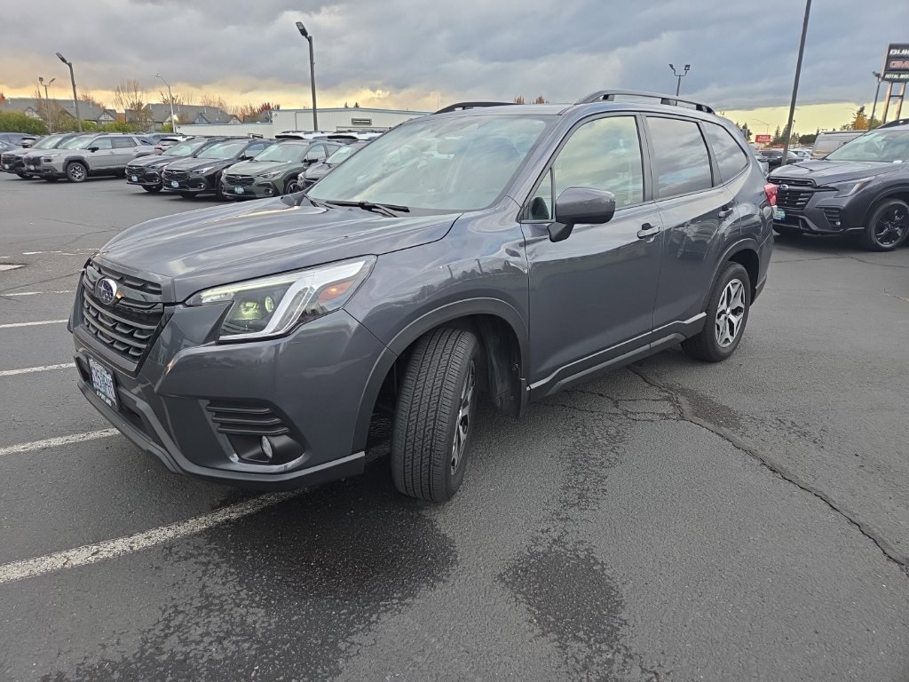 Used 2023 Subaru Forester Premium AWD/4WD image 3