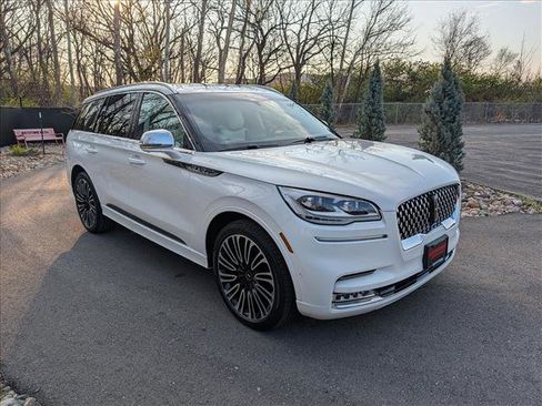 Used 2022 Lincoln Aviator Black Label w/ Dynamic Handling Package image 7