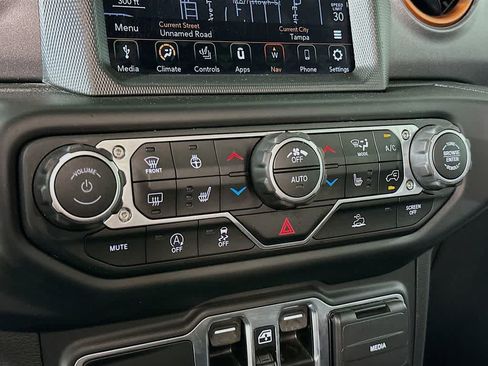 Used 2023 Jeep Gladiator Mojave w/ Dual Top Group AWD/4WD image 18
