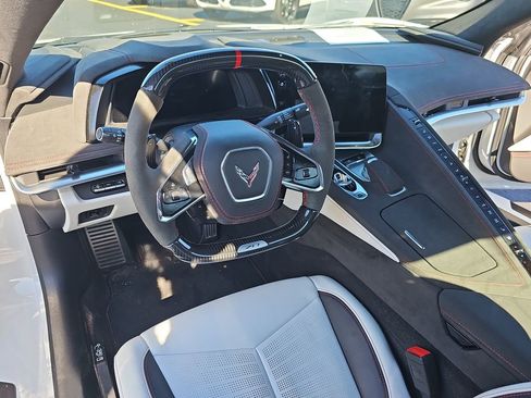 Used 2023 Chevrolet Corvette Z06 RWD image 13