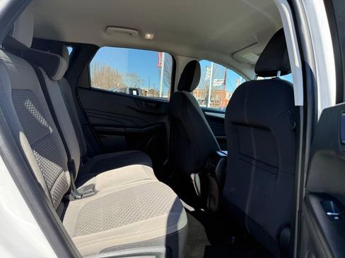 Used 2022 Ford Escape SE FWD image 10