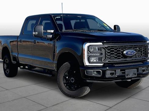 Used 2025 Ford F250 XL w/ STX Appearance Package image 2