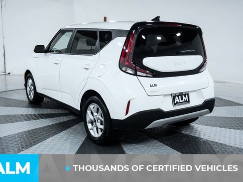 Used 2025 Kia Soul LX w/ LX Technology Package FWD image 4