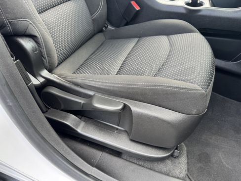 Used 2022 GMC Terrain SLE w/ Elevation Edition image 23