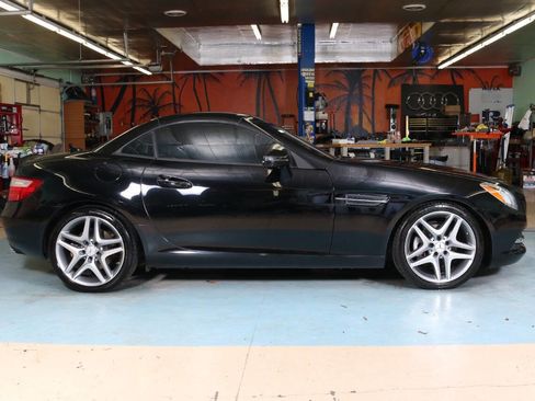 Used 2014 Mercedes-Benz SLK 250 w/ Premium Package image 8