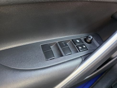 Used 2024 Toyota Corolla Cross AWD Hybrid w/ Convenience Package image 28