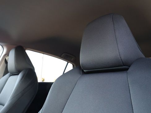 Used 2024 Toyota Venza LE image 15