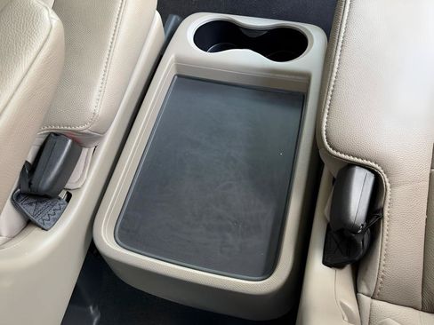 Used 2019 Honda Pilot Touring image 32