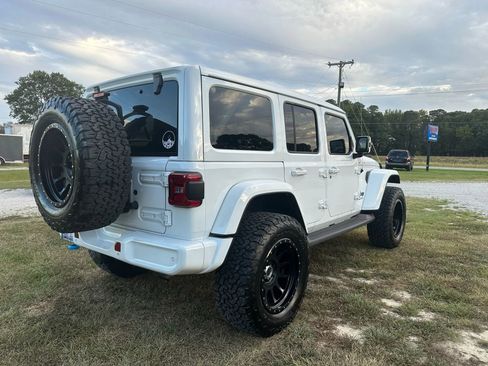 Used 2021 Jeep Wrangler Unlimited Sahara image 5