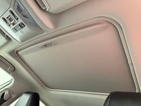 Used 2021 Toyota RAV4 XLE Premium AWD/4WD image 19