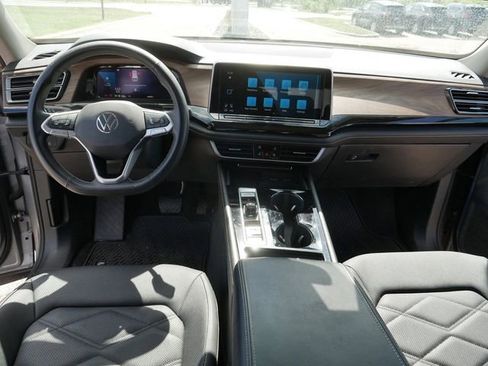 Certified 2024 Volkswagen Atlas SE w/ Panoramic Sunroof Package AWD/4WD image 22