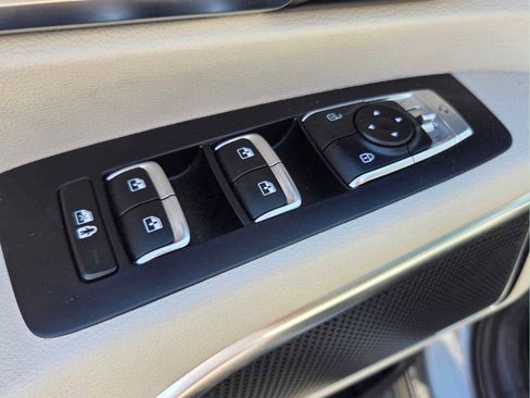 Used 2024 Kia Telluride SX w/ Towing Package image 21