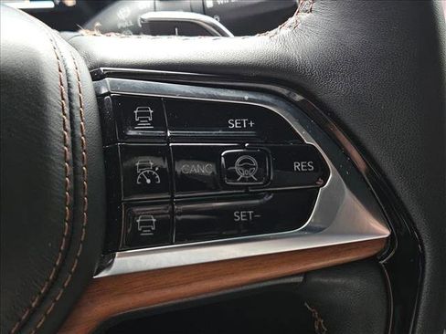 Used 2023 Jeep Grand Cherokee L Summit image 13