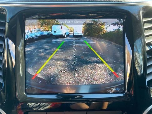 Used 2019 Jeep Cherokee Limited image 21