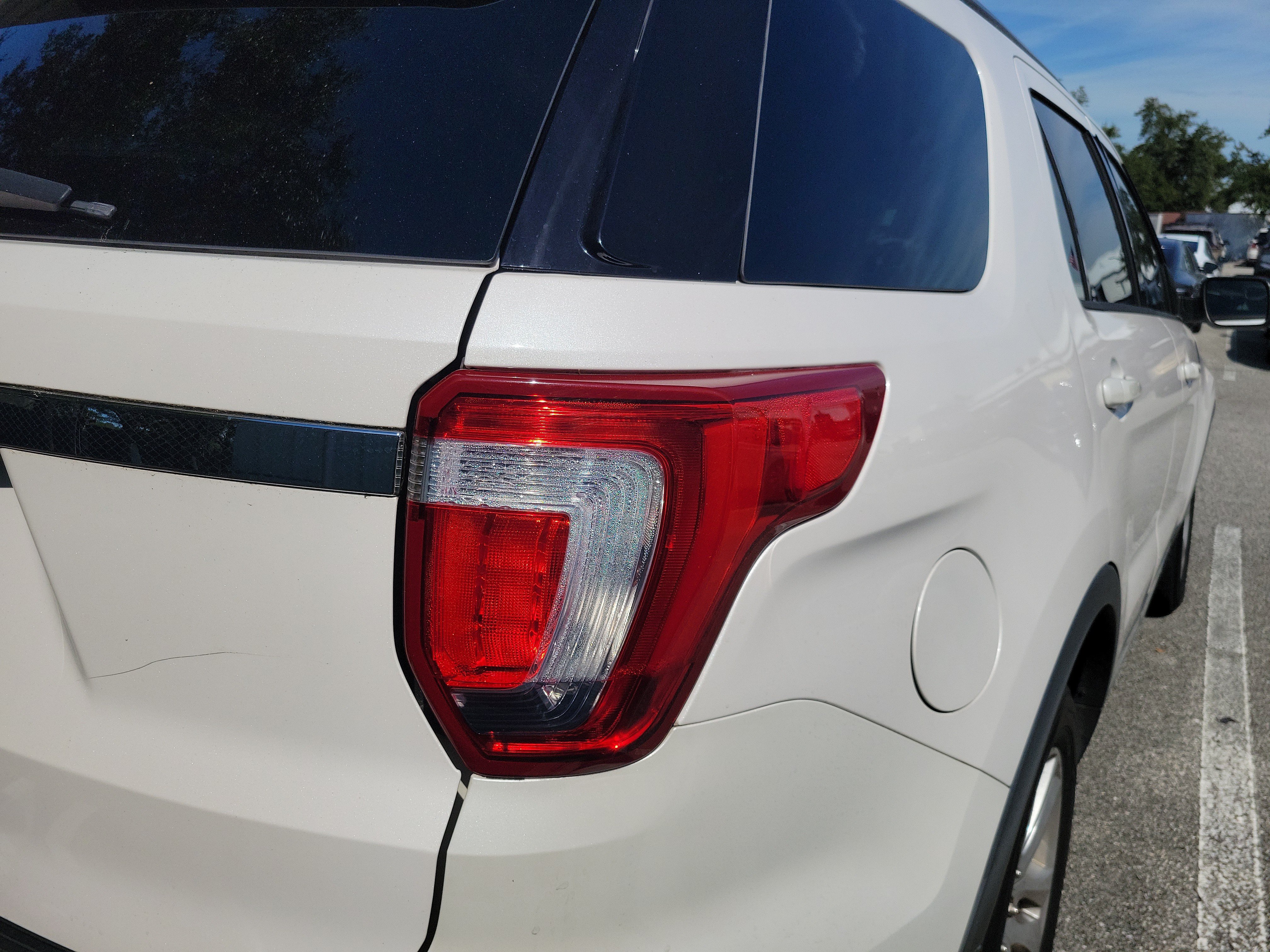 Used 2019 Ford Explorer XLT w/ Class III Trailer Tow Package FWD image 17