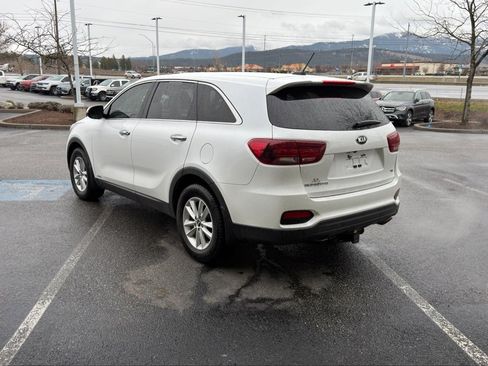 Used 2019 Kia Sorento LX image 7