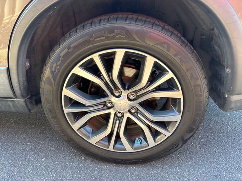 Used 2016 Mitsubishi Outlander SEL FWD image 19