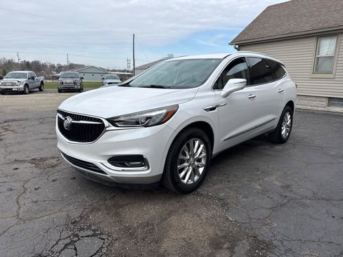 Used 2018 Buick Enclave Essence image 8