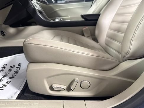 Used 2019 Ford Fusion SEL FWD image 12