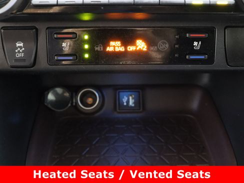 Used 2023 Toyota RAV4 Limited image 22