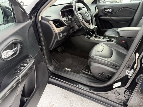 Used 2015 Jeep Cherokee Limited w/ Luxury Group image 5