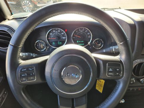 Used 2018 Jeep Wrangler Unlimited Sport S image 13