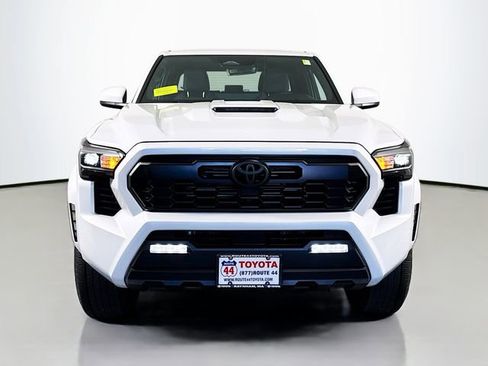 Certified 2025 Toyota Tacoma TRD Sport AWD/4WD image 11