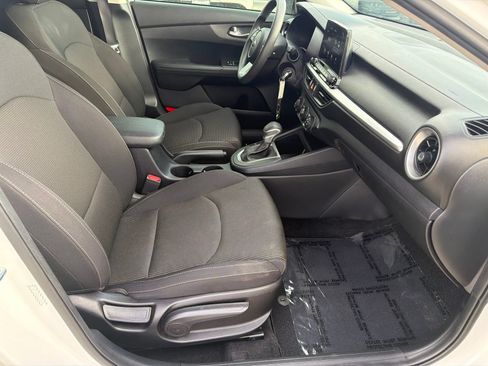 Used 2020 Kia Forte LXS FWD image 16