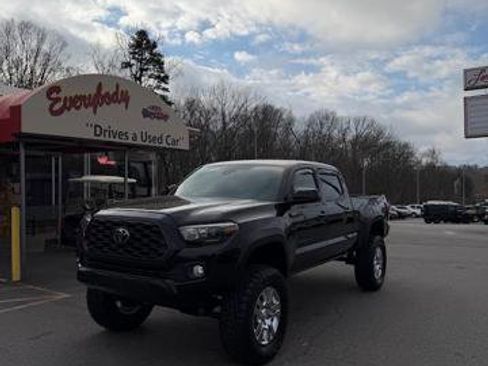 Used 2019 Toyota Tacoma SR5 image 1