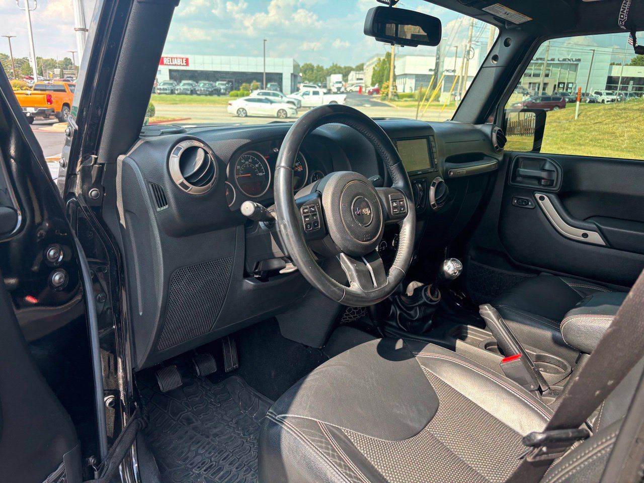Used 2017 Jeep Wrangler Unlimited Sahara AWD/4WD image 12