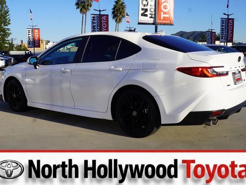 Certified 2025 Toyota Camry SE image 5