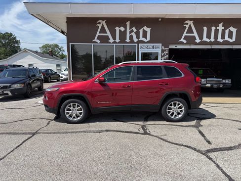 Used 2014 Jeep Cherokee Latitude w/ Cold Weather Group AWD/4WD image 6