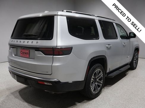 Used 2023 Jeep Wagoneer Series II image 2