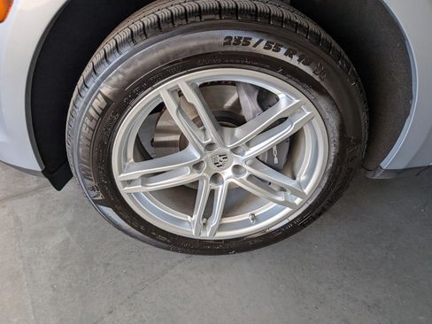 Used 2025 Porsche Macan image 14