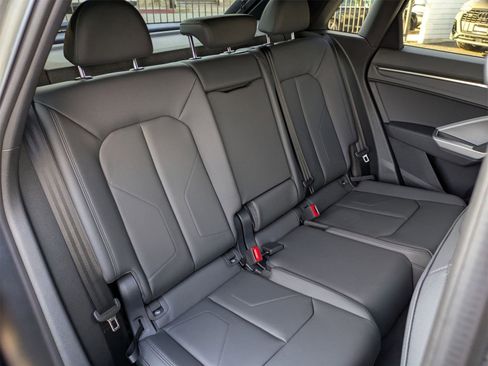 New 2025 Audi Q3 2.0T Premium image 11