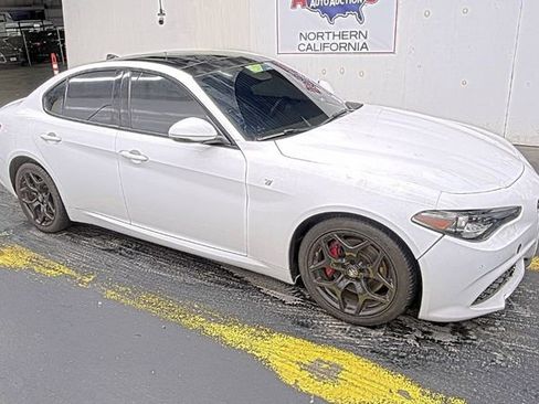Used 2022 Alfa Romeo Giulia Ti image 4