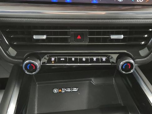 Used 2025 Chevrolet Tahoe Z71 w/ Comfort Package AWD/4WD image 31