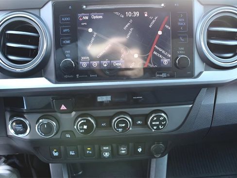 Certified 2018 Toyota Tacoma TRD Sport image 15